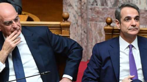 Αναταράξεις από την απουσία Δένδια και τη δήλωση για τον Αγνωστο Στρατιώτη - Το μήνυμα Μητσοτάκη στους "νοικοκυραίους"