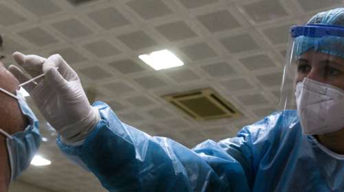 Κορονοϊός: Νέα μείωση με 639 κρούσματα σήμερα - 62 θάνατοι και 558 διασωληνωμένοι