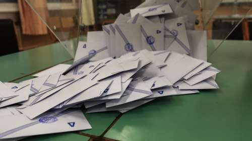 Δημοσκόπηση MRB: Μακριά από την αυτοδυναμία η ΝΔ - Δεν έπεισαν τα μέτρα της ΔΕΘ, "αγκάθια" ακρίβεια και ΟΠΕΚΕΠΕ