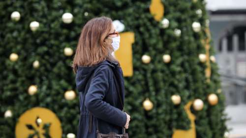 Κορονοϊός: Τριψήφιος αριθμός νέων κρουσμάτων και διασωληνωμένων, 55 θάνατοι σε μια ημέρα