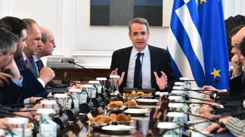 Αμεσα η συζήτηση για την επιστολική ψήφο των αποδήμων και τη νέα τριεδρική περιφέρεια - Ψάχνει συναίνεση η κυβέρνηση