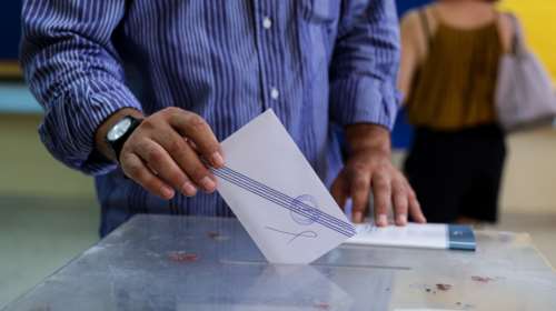 Δημοσκόπηση GPO: Οι πρώτες &quot;ρωγμές&quot; στην κυβέρνηση μετά τις πυρκαγιές - Το 49,4% ζητά ανασχηματισμό