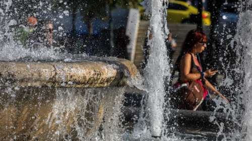 Καύσωνας: Ανάσα με μικρή πτώση της θερμοκρασίας - Από την Τρίτη νέο κύμα με 44άρια