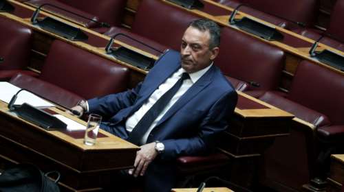 Σπαρτιάτες: Ο Κασιδιάρης &quot;άρπαξε&quot; το κόμμα από τον Στίγκα - Μάχη για το 1,5 εκατ. ευρώ της κρατικής χρηματοδότησης
