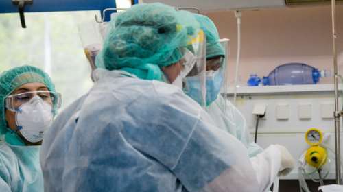 Κορονοϊός: Στο &quot;κόκκινο&quot; πάλι με 89 θανάτους και 613 διασωληνωμένους - 2.186 νέα κρούσματα σήμερα