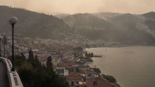 Φωτιά Εύβοια: Βελτίωση και &quot;ανάσα&quot; για Σπαθάρι, Καλύβια και Κάκαβο- Μάχη να μην περάσουν οι φλόγες στο Καντήλι