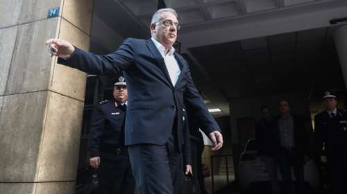 Ο Τάκης Θεοδωρικάκος στο μάτι του κυκλώνα: Η καταγγελία για συγκάλυψη της σύλληψης του γιου του με... 2 χρόνια καθυστέρηση