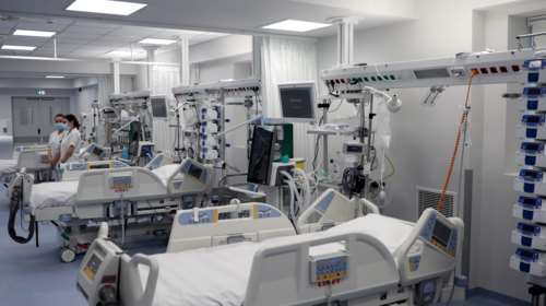 Δρ.Μιούρεϊ: Ο γκουρού των προβλέψεων για τον κορονοϊό: &quot;Η πανδημία τελειώνει τον Μάρτιο, κορύφωση μέσα Ιανουαρίου&quot;