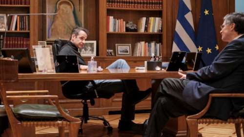 Συνάντηση Μητσοτάκη-Τσιόδρα στο Μαξίμου: Νέα μέτρα στο επίκεντρο