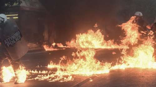 Εκθεση - σοκ της ΕΛΑΣ: Έτσι οργανώθηκαν τα επεισόδια χθες το βράδυ έξω από τη Βουλή