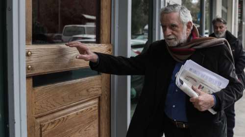 Με μια ημέρα καθυστέρηση και 57 λέξεις ο ΣΥΡΙΖΑ &quot;αδειάζει&quot; τον Δρίτσα: Ατυχής η δήλωσή του, δεν εκφράζει ούτε τον ίδιο