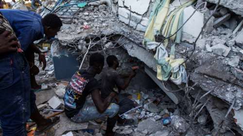 Σεισμός στην Αϊτή: Μετρούν εκατόμβες θυμάτων - Στους 724 οι νεκροί [βίντεο-εικόνες]