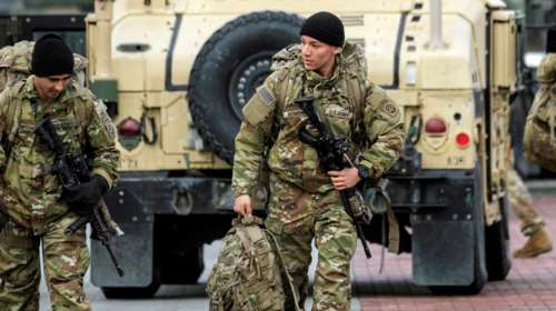 Ουκρανικός στρατός: Νεκρός στρατιώτης από βομβαρδισμούς αυτονομιστών - Πυριτιδαποθήκη η ανατολική Ουκρανία