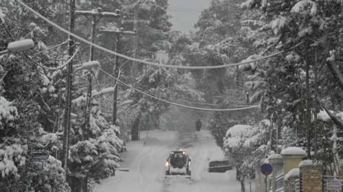Κακοκαιρία &quot;Ελπίς&quot;: Κόπηκε το ρεύμα στα Βόρεια Προάστια - Φόβοι ότι θα ξαναζήσουμε ό,τι έγινε με τη &quot;Μήδεια&quot;