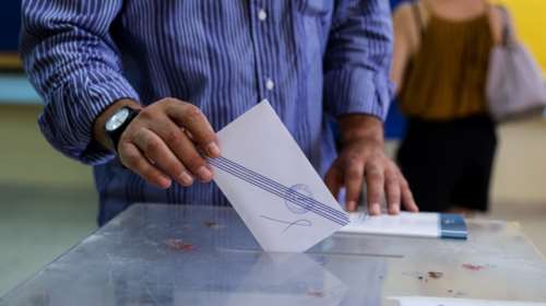 Δημοσκόπηση Alco: Μπροστά με 8,9% η ΝΔ - Εκτός Βουλής ο Βαρουφάκης - Ανησυχία για ακρίβεια και Ουκρανία