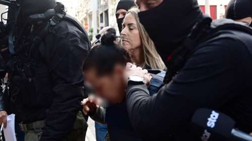 Σαλαμίνα: Η άγνωστη διάρρηξη και οι υποψίες για τη νύφη - &quot;Σκότωσε την 75χρονη γιατί είχε δώσει τα χρήματα στην κόρη&quot;