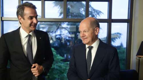 Το παρασκήνιο της επίσκεψης Σoλτς – Τι συζήτησε ο πρωθυπουργός με τον Γερμανό Καγκελάριο – Νέα μηνύματα προς την Άγκυρα