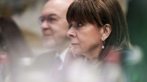 Η Κατερίνα Σακελλαροπούλου απαντάει αν μένει μόνιμα στο Προεδρικό: &quot;Ο σύντροφός μου άφησε ό,τι έκανε, για να με στηρίξει&quot;