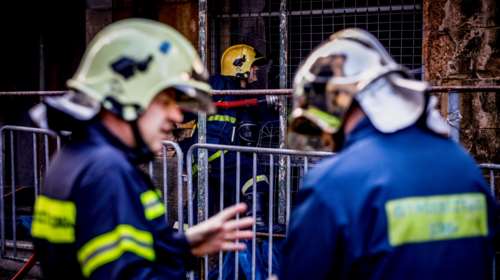 Παραλίγο τραγωδία στο κέντρο της Αθήνας από φωτιά σε διαμέρισμα - Απεγκλωβίστηκαν δύο ηλικιωμένοι
