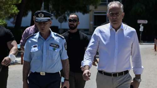 Θεοδωρικάκος από το κτίριο του Real Group: Κανένας πολίτης και κανένας δημοσιογράφος δεν τρομοκρατείται