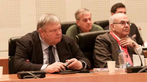 Βενιζέλος για απόφαση κατά &quot;Σπαρτιατών&quot;: &quot;Ο όλος αριθμός των βουλευτών είναι 300, δεν σας καταλαμβάνω εξαπίνης&quot; [βίντεο]