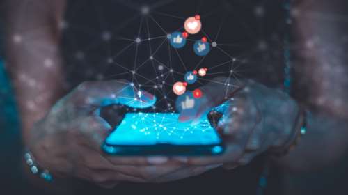 Φύλλο και φτερό οι λαμπεροί influencers από το υπουργείο Ανάπτυξης - Έλεγχοι για παραπλανητικές εμπορικές πρακτικές