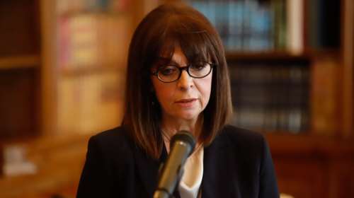 Σακελλαροπούλου για Κάρολο Παπούλια: Αποχαιρετώ τον ευπατρίδη Ηπειρώτη και πολιτικό