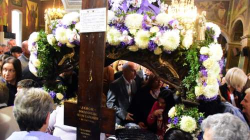 Live η Ακολουθία του Επιταφίου και η Περιφορά