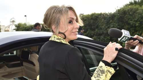 Θετική στον κορονοϊό και η μεγαλύτερη κόρη του Μπερλουσκόνι