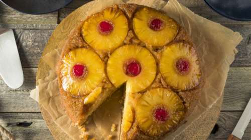 Σούπερ καλοκαιρινό γλυκό: Πανεύκολη ανάποδη τάρτα με σφολιάτα και ανανά