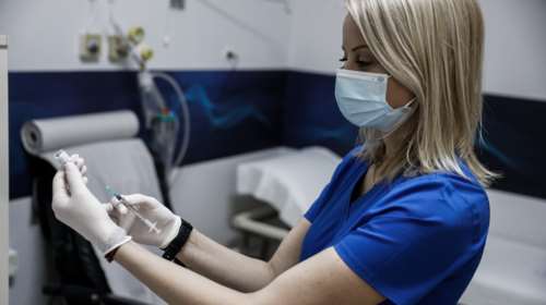 &quot;Καμπανάκι&quot; Δημόπουλου - Βασιλακόπουλου: Είμαστε μακριά από το τείχος ανοσίας - Να εμβολιαστούν οι άνω των 60