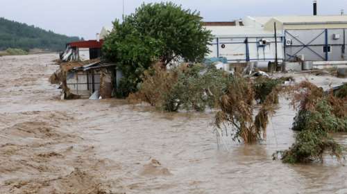 Τρίτος νεκρός από την κακοκαιρία Daniel: 82χρονος που καταπλακώθηκε από όχημα στην Καρδίτσα