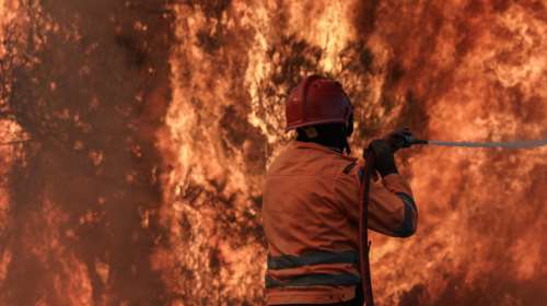 Συναγερμός: Εκτός ελέγχου η φωτιά στις Κεχριές - Εκκένωση οικισμών, αναζωπυρώσεις και ισχυροί άνεμοι [Εικόνες-Βίντεο]
