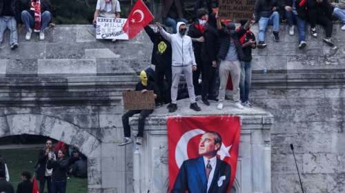 Πρώτο μήνυμα Ιμάμογλου από τη φυλακή: Φτάνει πια Ερντογάν – Στις προεδρικές έρχεται αξέχαστο χαστούκι