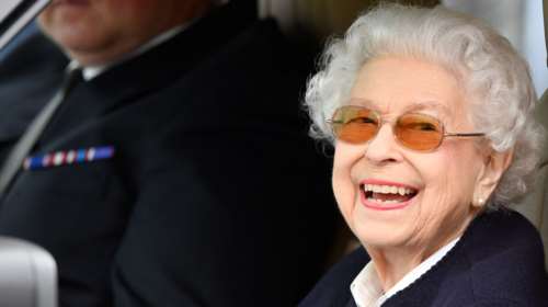 Βασίλισσα Ελισάβετ: Η δυναμική επανεμφάνιση και το κόλπο για να μην δουν τα κινητικά της προβλήματα