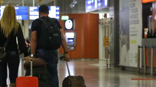Κορονοϊός: Σε καραντίνα 7 ημερών όλοι οι ταξιδιώτες από τη Μεγάλη Βρετανία