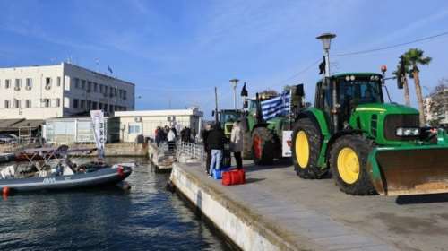 Στο λιμάνι του Βόλου οι αγρότες με τα τρακτέρ - Κλιμακώνονται οι κινητοποιήσεις στις υπόλοιπες περιοχές [εικόνες - βίντεο]
