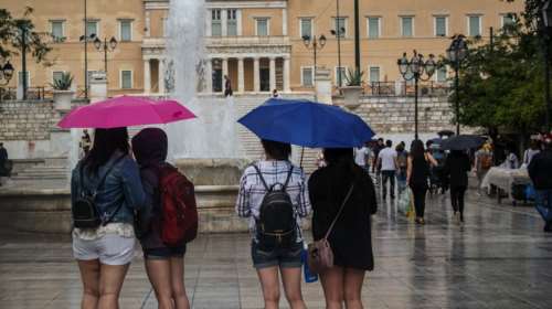 Καιρικά σκαμπανεβάσματα μέχρι το Πάσχα - Αφρικανική σκόνη, βροχές, βουτιά πάνω από 10 βαθμούς στη θερμοκρασία