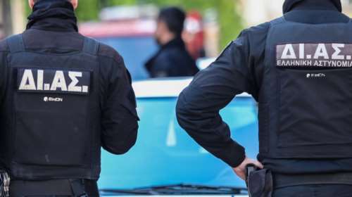 Ο "John Ripper" της ΕΛΑΣ: Υπαρχιφύλακας και συνοδός χρυσαυγίτη βουλευτή πουλούσε παράνομα όπλα στη μαύρη αγορά