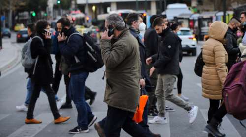 Σαρώνει ο RSV στη χώρα: Απειλεί μικρά παιδιά και μεγάλες ηλικίες - Πώς θα προστατευτούν οι ομάδες υψηλού κινδύνου