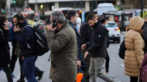 Σαρώνει ο RSV στη χώρα: Απειλεί μικρά παιδιά και μεγάλες ηλικίες - Πώς θα προστατευτούν οι ομάδες υψηλού κινδύνου