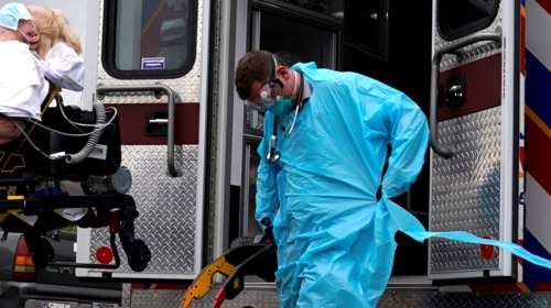 Κορονοϊός: Οι ΗΠΑ στη δίνη του θανάτου - 1.200 νεκροί το 24ωρο - Κάνουν 100.000 τεστ την ημέρα