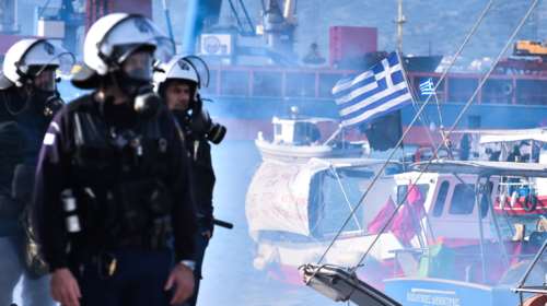 Άνοιξε το λιμάνι του Βόλου - Αποχωρούν οι αγρότες με τα τρακτέρ μετά το τελεσίγραφο