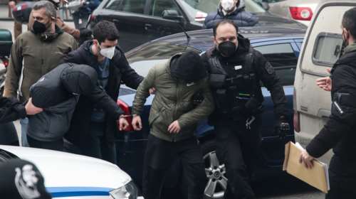 Δολοφονία Αλκη: Χαμός στα δικαστήρια Θεσσαλονίκης με τους κατηγορούμενους - &quot;Δολοφόνοι, καθάρματα&quot;  [εικόνες - βίντεο]