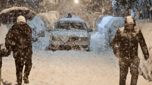 Κακοκαιρία "Ελπίς": Δύσκολη νύχτα για την Αττική - Στο έλεος του χιονιά μέχρι το πρωί [Εικόνες - Βίντεο]