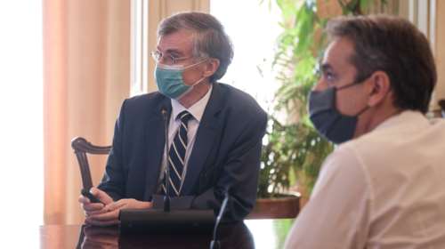 Ο ΣΥΡΙΖΑ στοχοποιεί τον Σωτήρη Τσιόδρα: &quot;Στηρίζει το κυβερνητικό ψέμα&quot; - Ηχηρή απάντηση από Μητσοτάκη