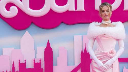 Η Barbie κάνει διακοπές στη Φολέγανδρο: Η Μάργκο Ρόμπι απολαμβάνει τον Αυγούστο στις Κυκλάδες