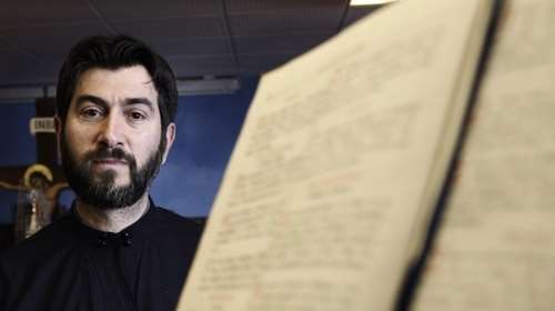 Κιβωτός: Άφαντος ο π. Αντώνιος - Η εισαγγελική έρευνα για κακουργήματα και ο εκνευρισμός της πρεσβυτέρας