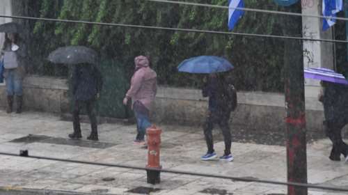 Ερχεται σοβαρή πανελλαδική κακοκαιρία από την Πέμπτη - Μέχρι τότε ξανά βροχές, νοτιάδες και σκόνη