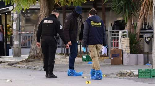 Γνωστοί στην αστυνομία οι ασύλληπτοι Τούρκοι μαφιόζοι της Γλυφάδας - Βρέθηκαν 48 όπλα μέσα σε... βαλίτσα